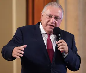 Rafael Marín arrasa en encuesta de Morena por la gubernatura de Quintana Roo Rafael Marín arrasa en encuesta de Morena por la gubernatura de Quintana Roo