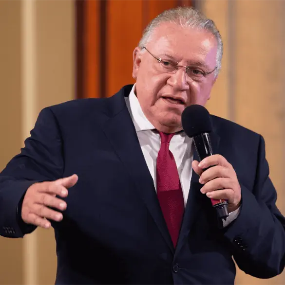 Rafael Mar&iacute;n arrasa en encuesta de Morena por la gubernatura de Quintana Roo