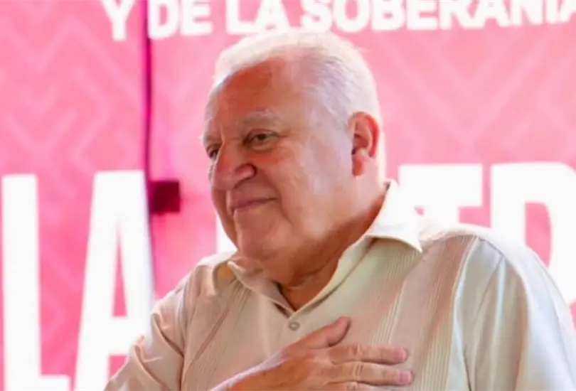 Durante sus recorridos por Quintana Roo, Marín Mollinedo escuchó las preocupaciones de comerciantes y artesanos vinculadas con la actividad turística. Durante sus recorridos por Quintana Roo, Marín Mollinedo escuchó las preocupaciones de comerciantes y artesanos vinculadas con la actividad turística.