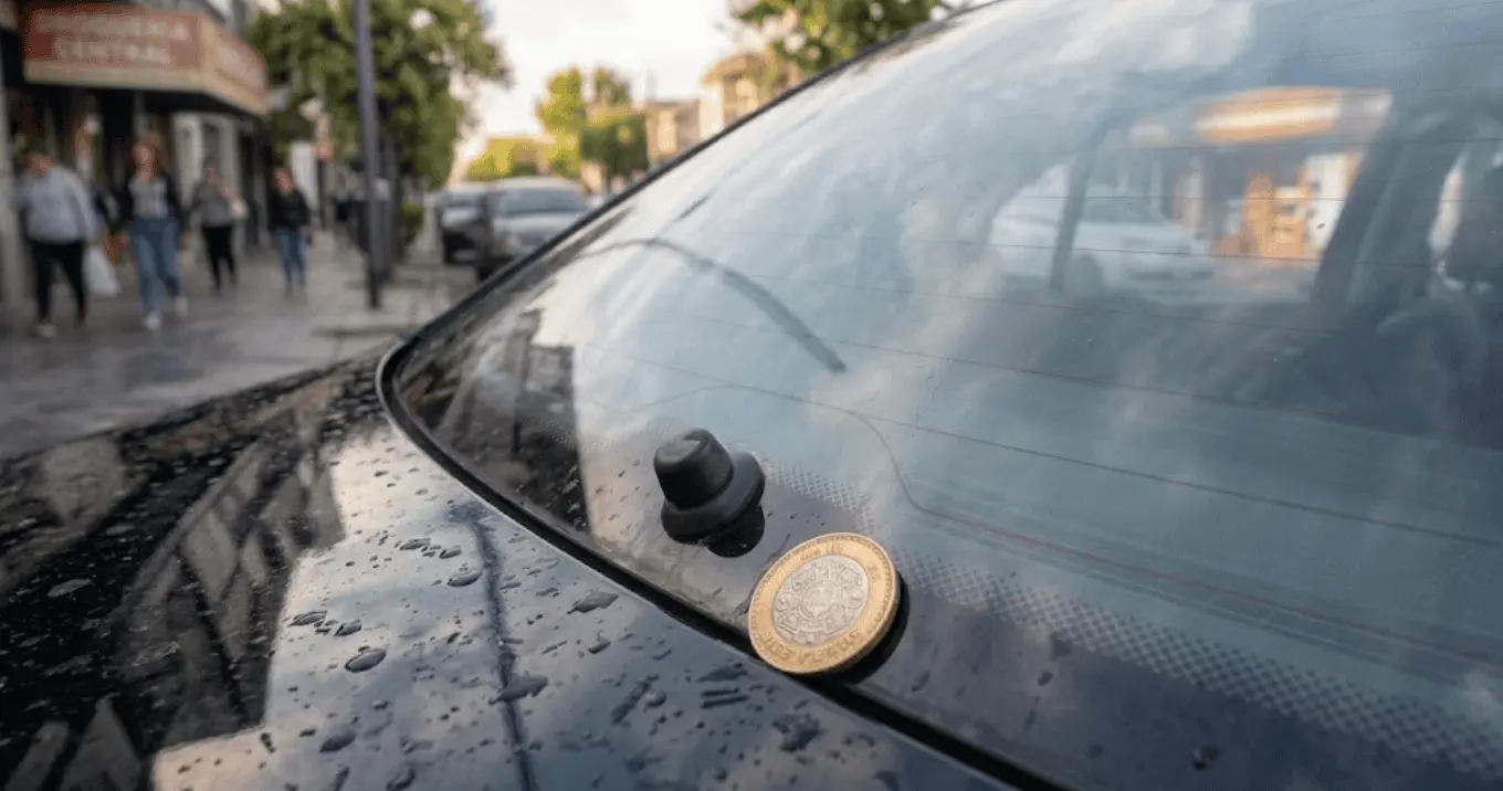  Una moneda en tu parabrisas: nuevo modus operandi para robar tu auto 
