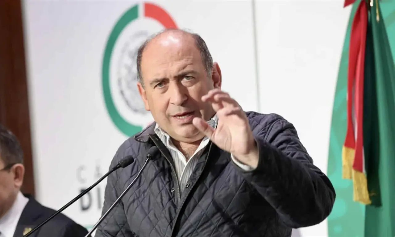  Rubén Moreira se lanza contra Noroña: “Si no se levanta a trabajar ni a bañarse, menos tomará las armas” 