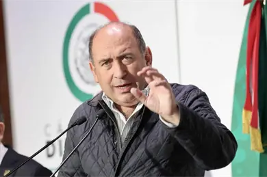 Rubén Moreira se lanza contra Noroña: "Si no se levanta a trabajar ni a bañarse, menos tomará las armas" Rubén Moreira se lanza contra Noroña: "Si no se levanta a trabajar ni a bañarse, menos tomará las armas"