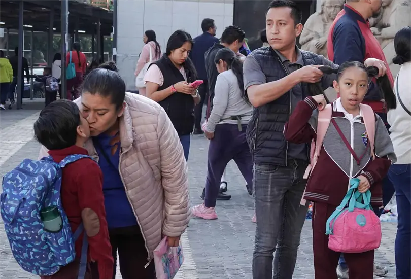 El adelanto aplica a estos estudiantes de preescolar, primaria y secundaria. El adelanto aplica a estos estudiantes de preescolar, primaria y secundaria.
