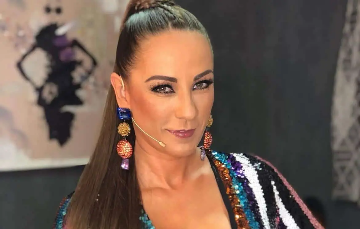A sus 57 años, continúa activa en el medio del espectáculo y combina proyectos de actuación, conducción, comedia y doblaje.