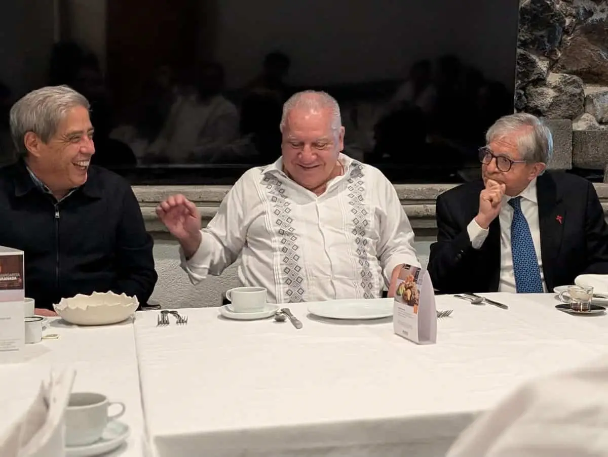 Rafael Marín Mollinedo coincide con Eduardo Esquivel y Miguel Reyes Razo en encuentro. FB: Rafael Mollinedo.
