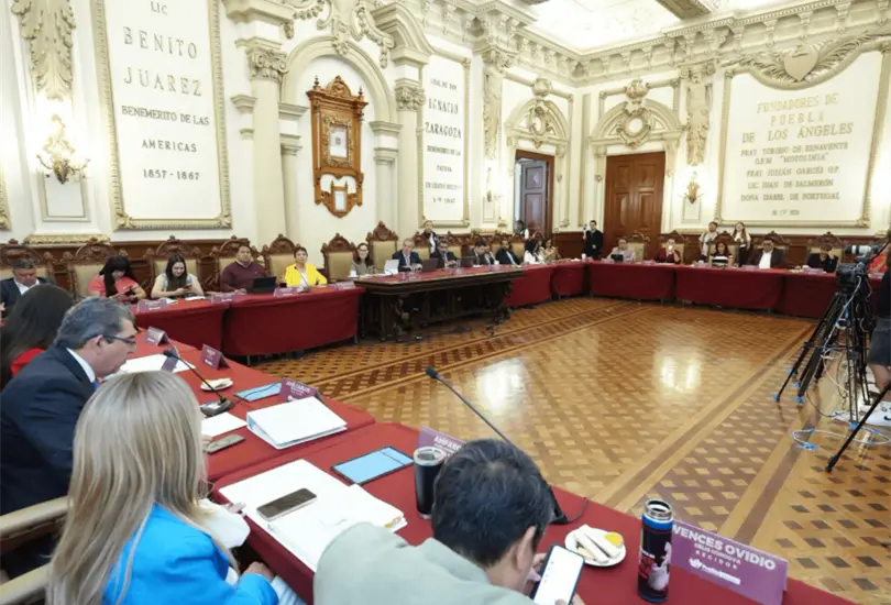 Durante la sesión también se sometió a consideración del Cabildo un dictamen relacionado con las solicitudes de jubilación de personas trabajadoras del Ayuntamiento de Puebla. Durante la sesión también se sometió a consideración del Cabildo un dictamen relacionado con las solicitudes de jubilación de personas trabajadoras del Ayuntamiento de Puebla.