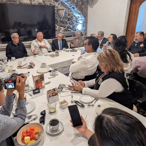 Rafael Mar&iacute;n Mollinedo se re&uacute;ne con periodistas, &iquest;qu&eacute; pas&oacute;?