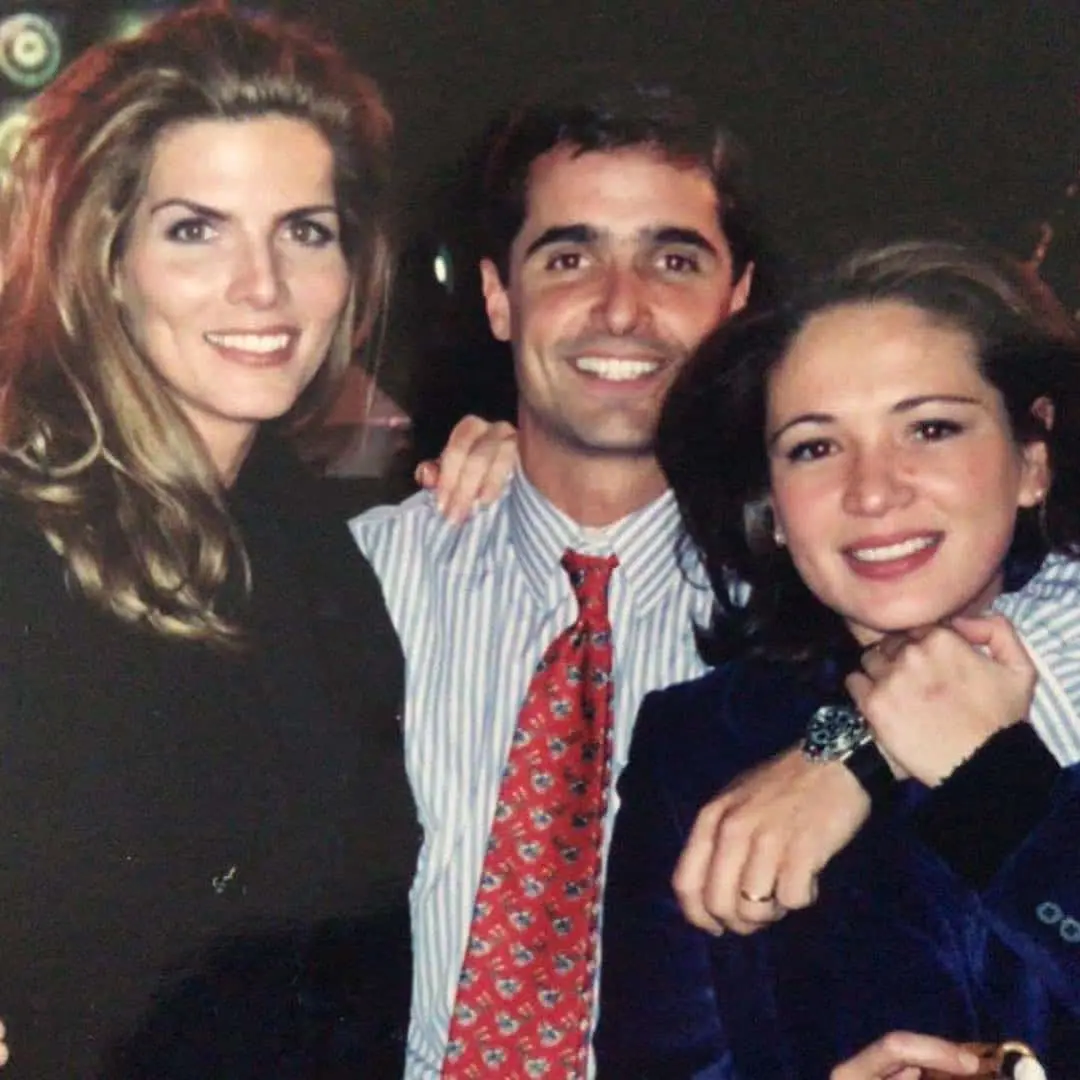 Tuvo una sonada relación con Montserrat Oliver. También afirmó que se casó con Verónica Castro, aunque la actriz siempre lo negó.<br> Tuvo una sonada relación con Montserrat Oliver. También afirmó que se casó con Verónica Castro, aunque la actriz siempre lo negó.<br>