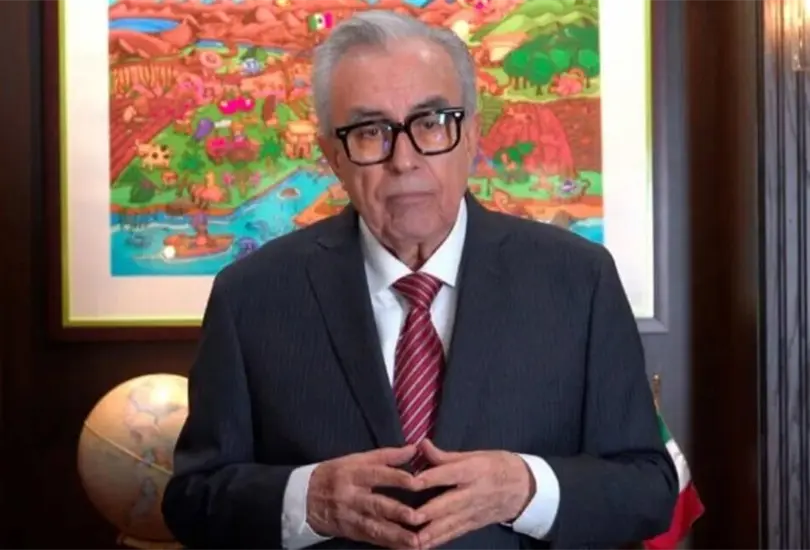 Gobernadores y senadores de Morena cuestionaron el regreso de Rocha Moya y le pidieron actuar con "madurez y responsabilidad" mientras continúan las investigaciones en su contra. Gobernadores y senadores de Morena cuestionaron el regreso de Rocha Moya y le pidieron actuar con "madurez y responsabilidad" mientras continúan las investigaciones en su contra.