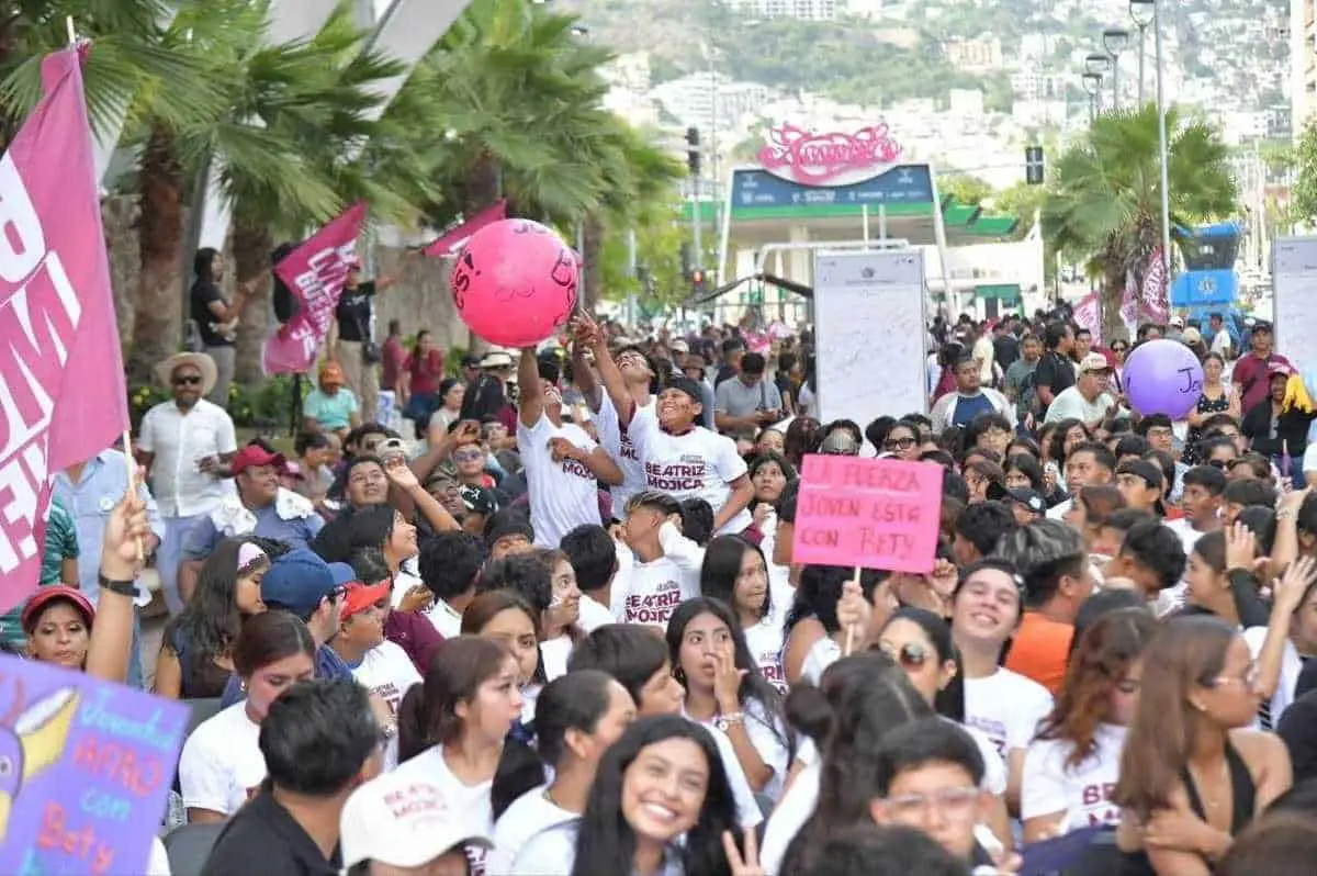 El mensaje dirigido a las nuevas generaciones tuvo como uno de sus principales puntos la importancia de no desaprovechar las oportunidades educativas. Especial.