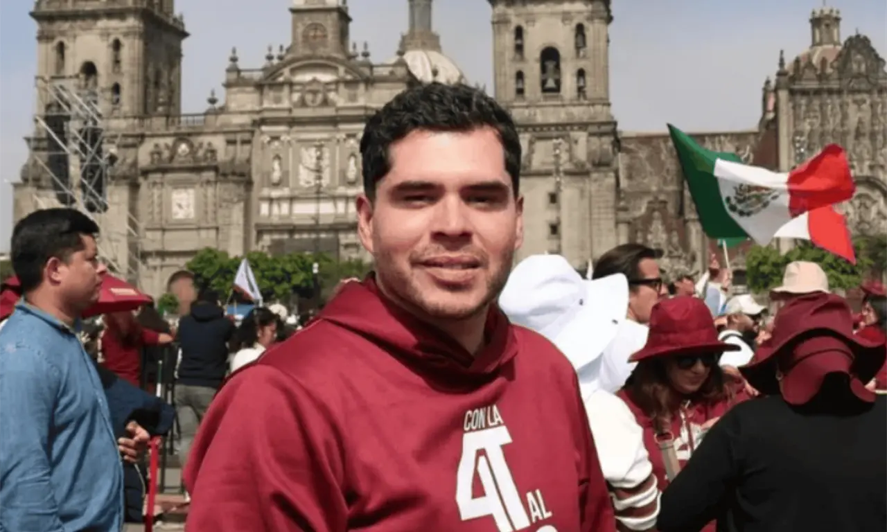  Durante los meses previos a su desaparición, el exfuncionario fue señalado en distintas narcomantas por presuntos vínculos con grupos criminales. 