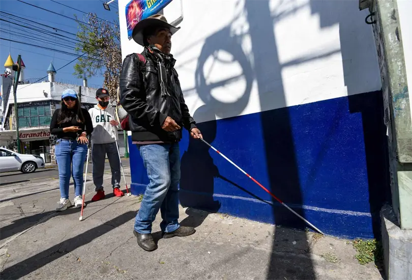 La cobertura hasta los 64 años está disponible en 24 entidades gracias a los convenios establecidos entre los gobiernos estatales y la administración federal. La cobertura hasta los 64 años está disponible en 24 entidades gracias a los convenios establecidos entre los gobiernos estatales y la administración federal.