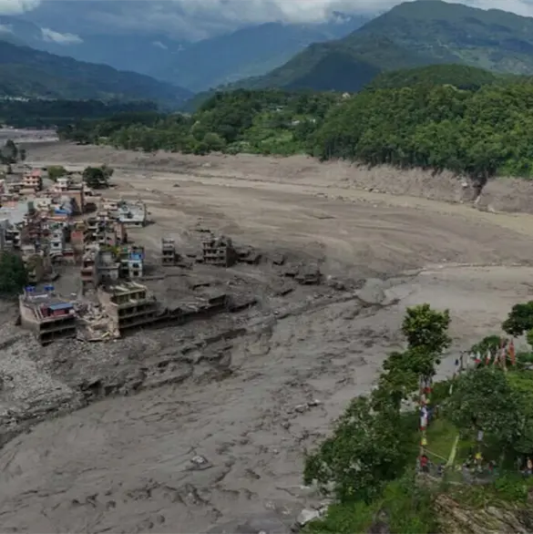 Desde el aire: así quedó Nepal tras la devastadora riada; pueblos enteros bajo el lodo y los escombros Desde el aire: así quedó Nepal tras la devastadora riada; pueblos enteros bajo el lodo y los escombros
