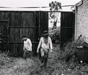 Sangre, ropa quemada y tambos: descubren presunto rancho del terror en Tlajomulco