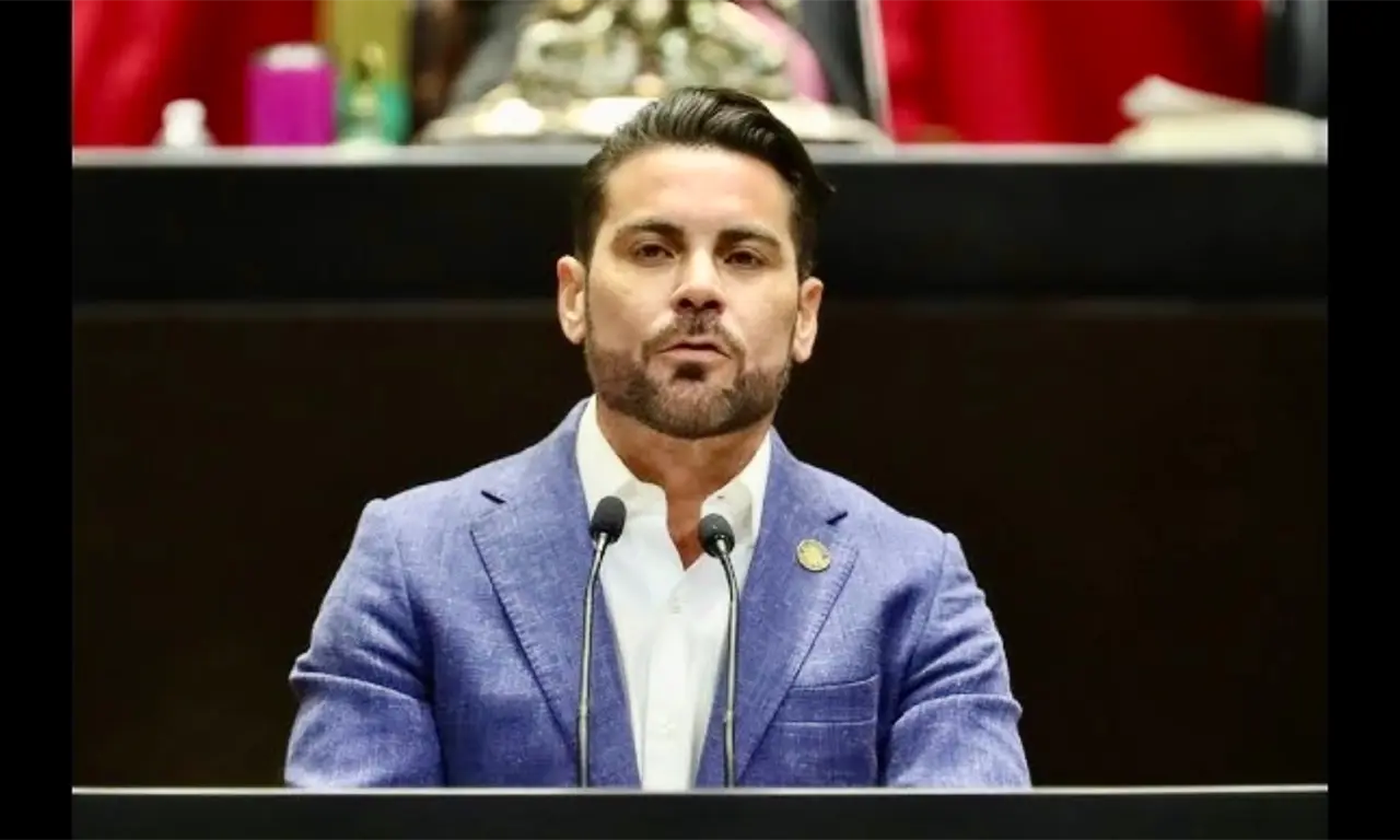  Christian Mishel, diputado del PRI olvida apagar el micrófono en plena sesión: “Me voy a subir a bañar” 