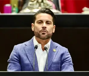 Christian Mishel, diputado del PRI olvida apagar el micr&oacute;fono en plena sesi&oacute;n: "Me voy a subir a ba&ntilde;ar"