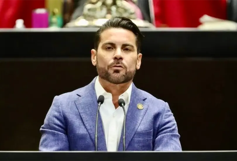 Christian Mishel, diputado del PRI olvida apagar el micr&oacute;fono en plena sesi&oacute;n: "Me voy a subir a ba&ntilde;ar"