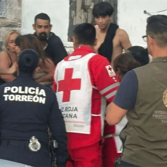 Joven embarazada es detenida tras incendio y violenta pelea familiar en Torre&oacute;n
