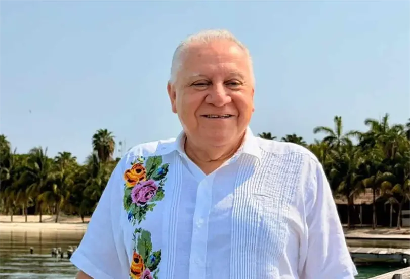Rafael Marín Mollinedo ha construido un patrimonio inmobiliario durante más de cuatro décadas de trayectoria en el servicio público. Rafael Marín Mollinedo ha construido un patrimonio inmobiliario durante más de cuatro décadas de trayectoria en el servicio público.