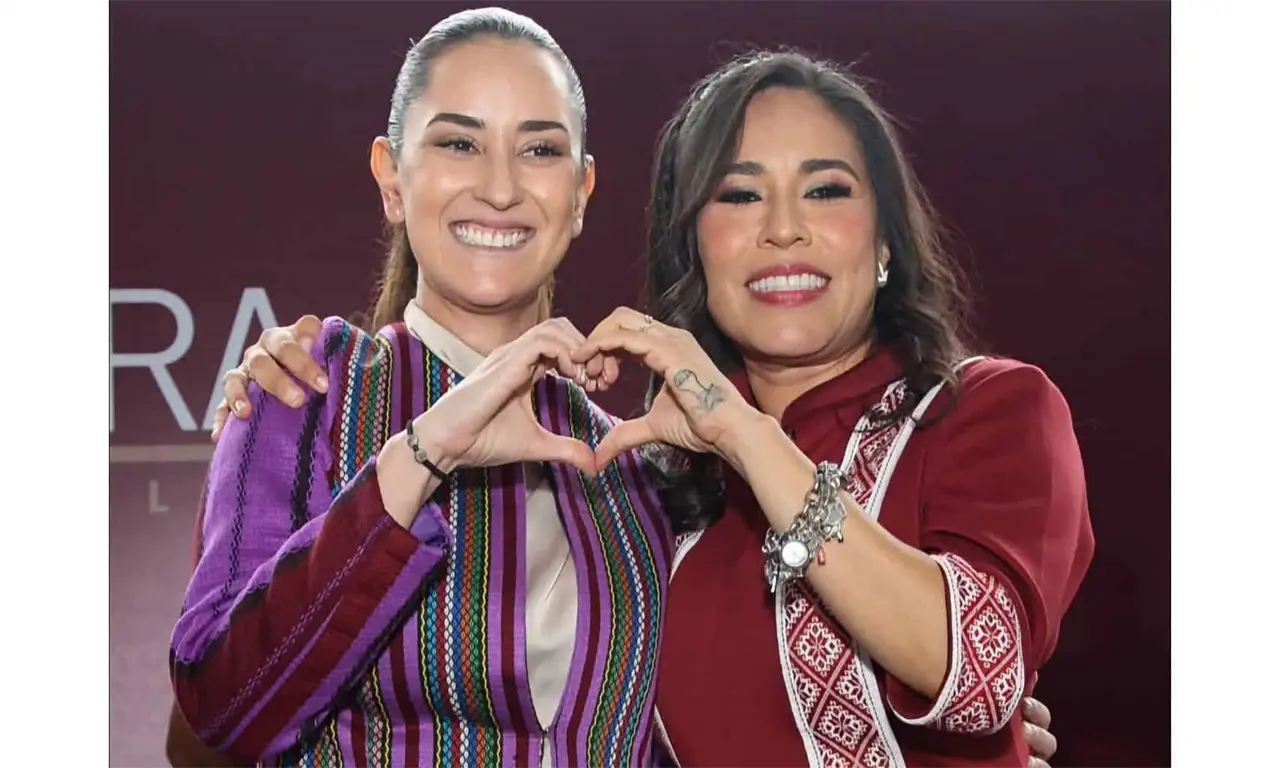  Simey Olvera, senadora de Morena presenta a imitadora de Sheinbaum durante su segundo informe 