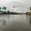 CDMX bajo el agua: fuerte lluvia inunda Calzada Ignacio Zaragoza y afecta al Metro | VIDEOS