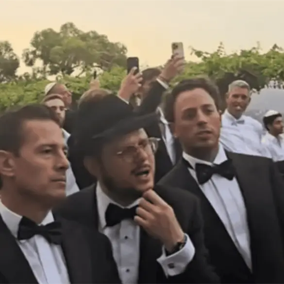Peña Nieto reaparece en boda judía junto a empresario señalado por millonario soborno en caso Pegasus Peña Nieto reaparece en boda judía junto a empresario señalado por millonario soborno en caso Pegasus
