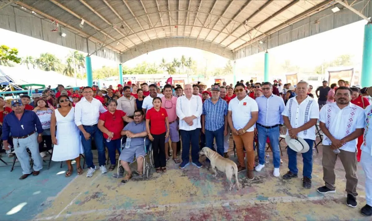 Rafael Marín Mollinedo recorre Chiquilá y Puerto Morelos rumbo a la definición de 2027. Especial.