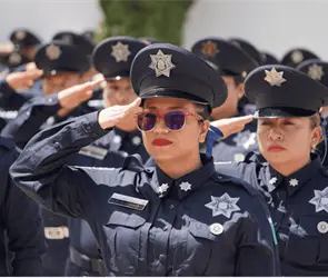 Reconocen a polic&iacute;as de Puebla; recibir&aacute;n bono y aumento salarial