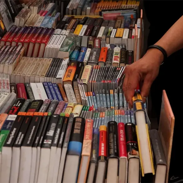 &iexcl;Hasta 60% de descuento!: &iquest;Cu&aacute;ndo y d&oacute;nde es la Gran Venta Nocturna del Fondo de Cultura Econ&oacute;mica?