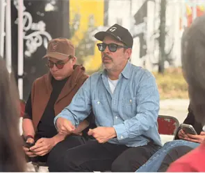 Teddy Kelly lleva color y reflexi&oacute;n a una vialidad de Puebla