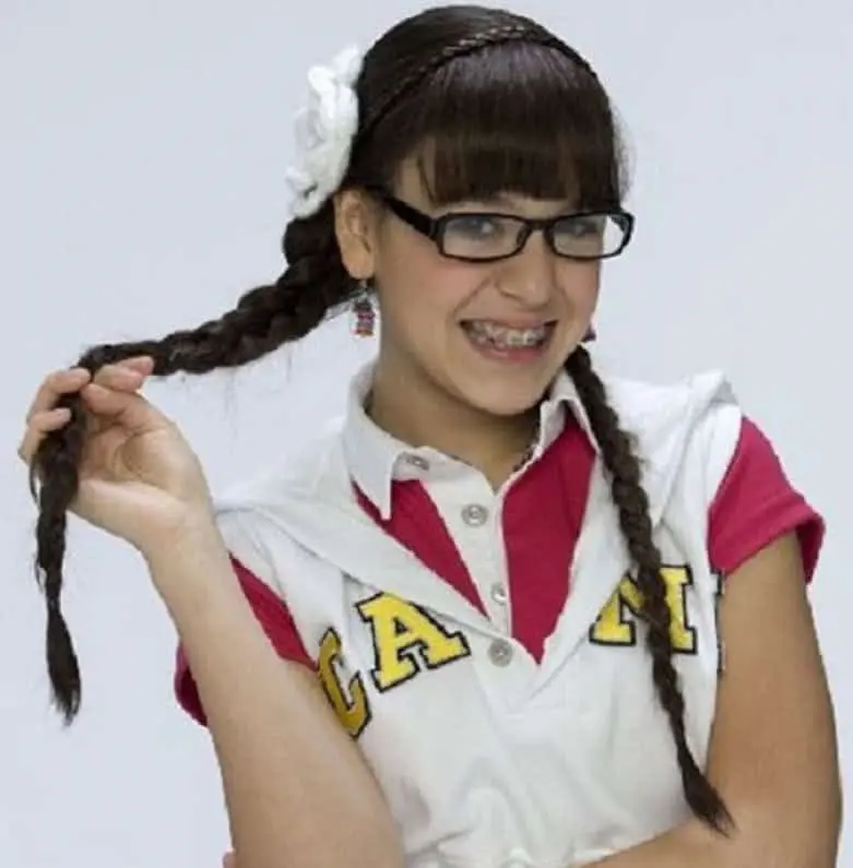 Durante su infancia y adolescencia continu&oacute; trabajando en televisi&oacute;n en producciones como '&iexcl;Vivan los ni&ntilde;os!', 'Amy, la ni&ntilde;a de la mochila azul' y 'Muchachitas como t&uacute;'.<br>