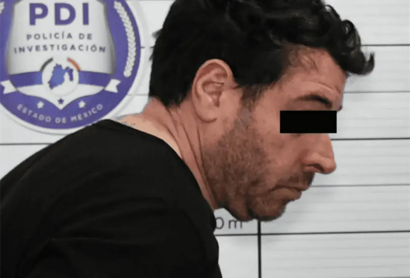 Los dos detenidos fueron llevados hacia Tlalnepantla en veh&iacute;culos blindados y bajo vigilancia de elementos de seguridad.