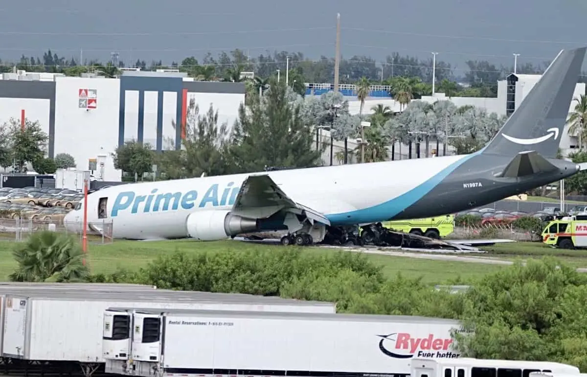 Avión de Amazon se sale de la pista. X