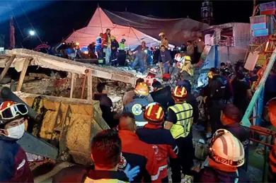 Explosi&oacute;n de pirotecnia deja varios heridos y provoca colapso durante una feria en Temascalcingo