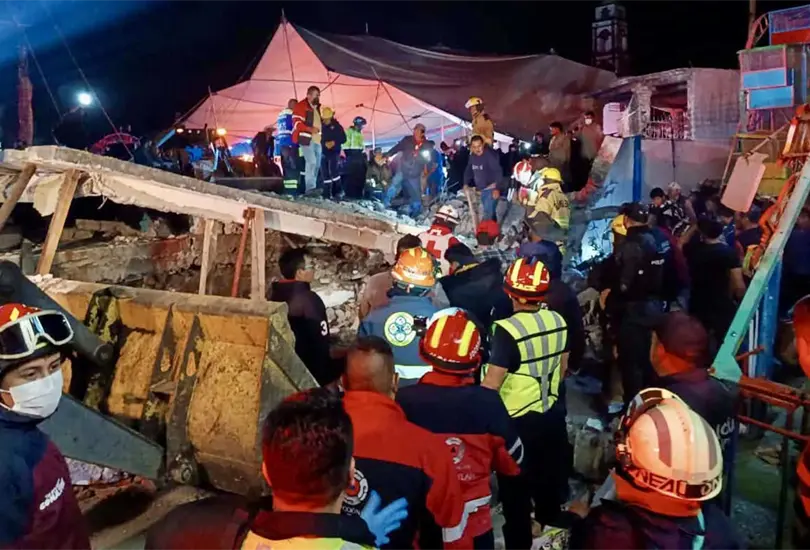 Explosión de pirotecnia deja varios heridos y provoca colapso durante una feria en Temascalcingo Explosión de pirotecnia deja varios heridos y provoca colapso durante una feria en Temascalcingo