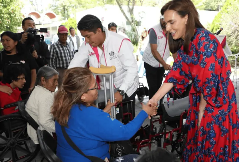 La entrega representa una acción conjunta entre los sistemas DIF nacional y municipal para atender necesidades relacionadas con la movilidad. La entrega representa una acción conjunta entre los sistemas DIF nacional y municipal para atender necesidades relacionadas con la movilidad.