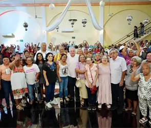 As&iacute; fue la reuni&oacute;n de Rafael Mar&iacute;n Mollinedo con adultos mayores de Quintana Roo
