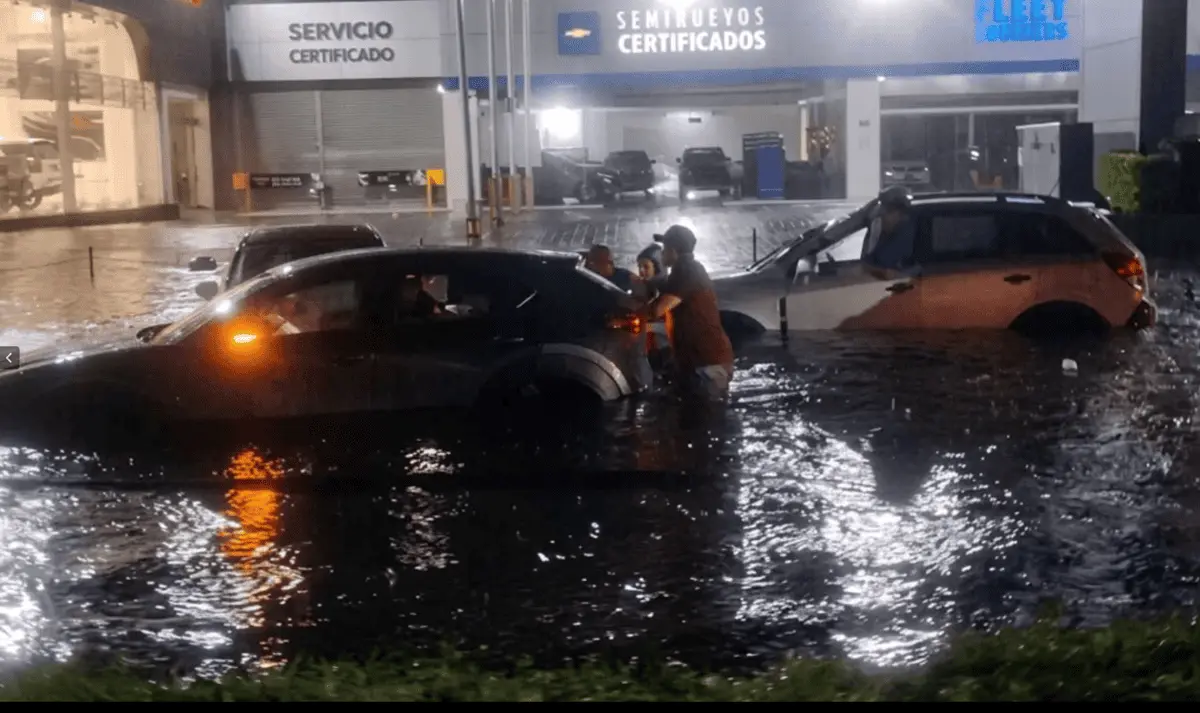 Las lluvias intensas volvieron a provocar inundaciones en distintos puntos del Valle de México, afectando vialidades y complicando los traslados. Especial