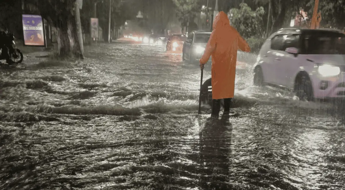 Reducir el riesgo de inundaciones requiere mejorar el drenaje y anticipar el cierre o desvío de rutas de transporte. Especial
