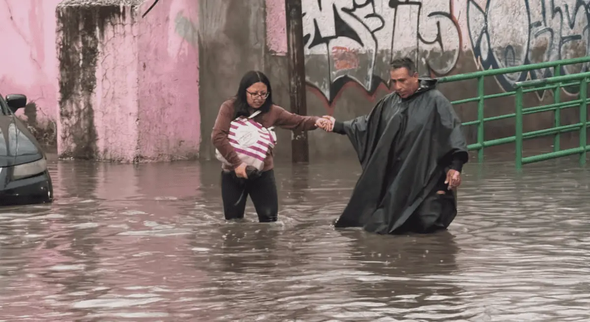 Las inundaciones que se repiten cada temporada están relacionadas con el crecimiento urbano y una infraestructura de drenaje que en algunos puntos ha sido rebasada. Especial