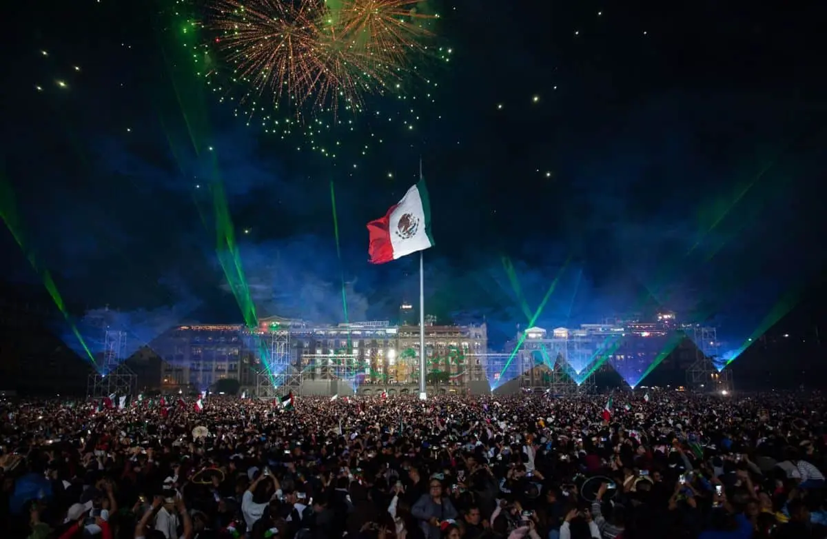 Por tratarse de uno de los eventos públicos más concurridos de la capital, se prevé que miles de personas acudan desde varias horas antes para ingresar a la Plaza de la Constitución. Cuartoscuro.