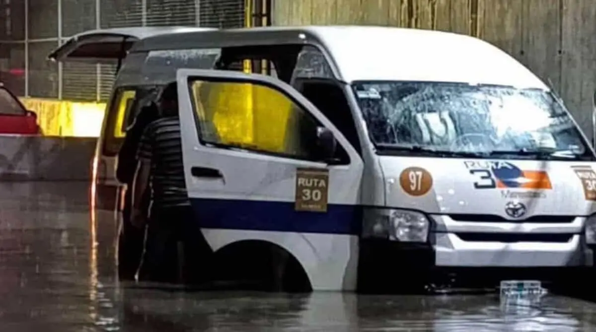  Dos mujeres y cuatro hombres, integrantes de una misma familia, murieron luego de quedar atrapados en una combi durante la inundación en Tultitlán; esto se sabe de las víctimas. 