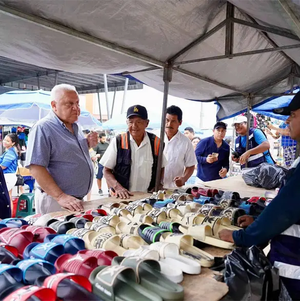 &iquest;Qu&eacute; hizo Rafael Mar&iacute;n Mollinedo en su reciente visita al tianguis de Prado Norte?