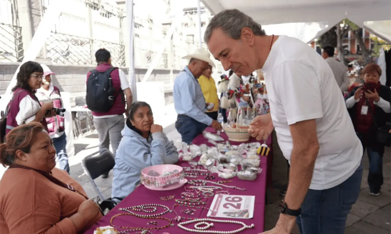  El programa incluyó exposiciones y presentaciones relacionadas con la historia migratoria, el patrimonio cultural, la participación de jóvenes y la gastronomía poblana. 