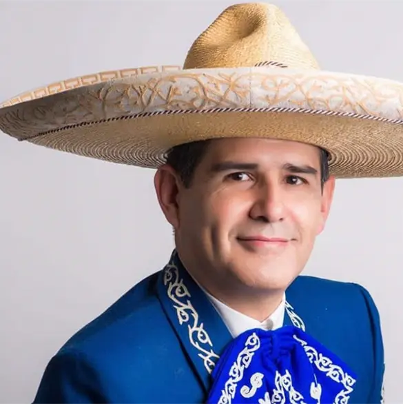 Muere querido cantante mexicano durante concierto en Quer&eacute;taro