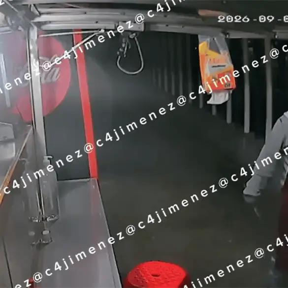 Es mi dinero: comerciantes se hartan de extorsiones y enfrentan a pareja en la GAM Es mi dinero: comerciantes se hartan de extorsiones y enfrentan a pareja en la GAM