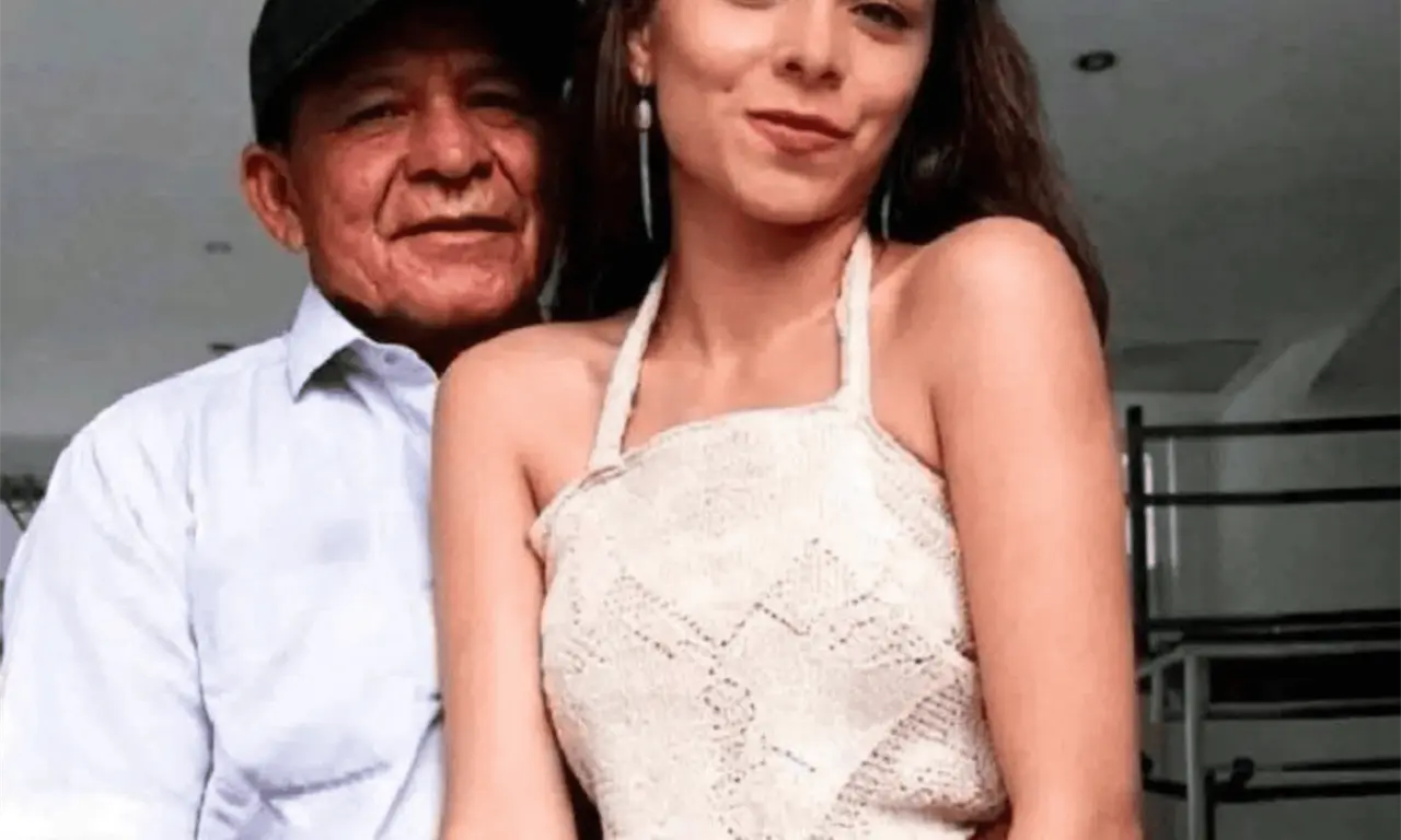  En medio del enfrentamiento, el padre de María presuntamente utilizó un sable para atacar al hombre de 71 años. 