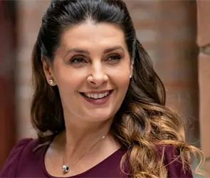 As&iacute; luc&iacute;a Mayr&iacute;n Villanueva durante su juventud