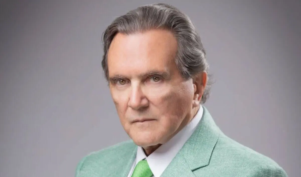  Óscar Mario Beteta, quien durante casi 30 años estuvo al frente de “En los Tiempos de la Radio”, murió tras una trayectoria dedicada al periodismo, la política y el análisis económico. 