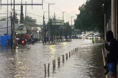 Lluvias inundan Tultitlán: agua supera 45 centímetros y afecta al ISSSTE y Mexibús Lluvias inundan Tultitlán: agua supera 45 centímetros y afecta al ISSSTE y Mexibús